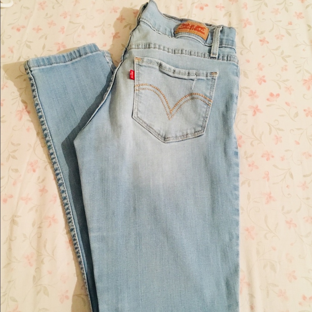 Levis